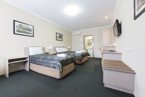 Standardrum - icke-rökare (Queen And Single) | Strykjärn/strykbräda, extrasängar, gratis wi-fi och sängkläder