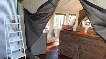 Minibar, bed sheets