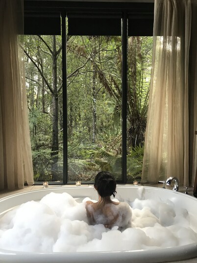 Woodlands Rainforest Retreat