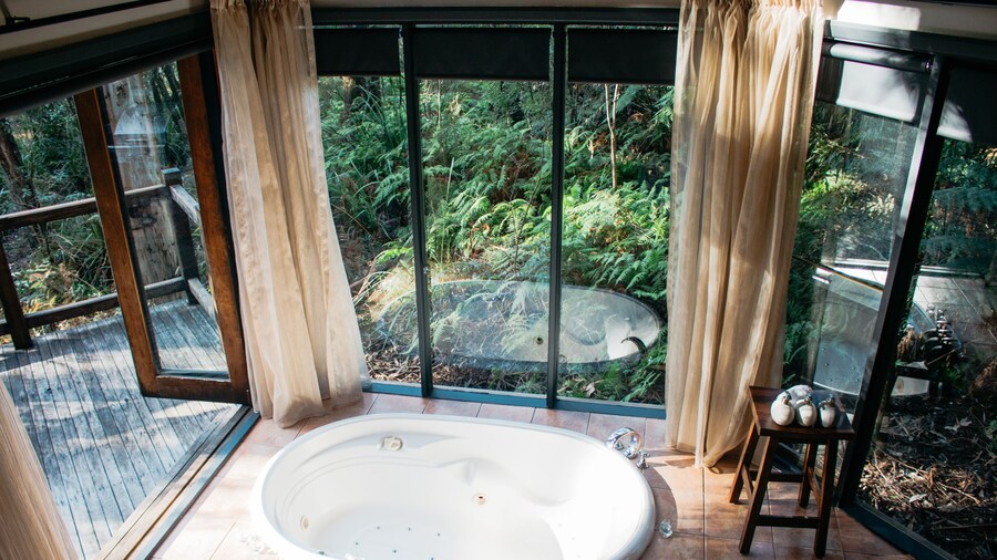 Woodlands Rainforest Retreat