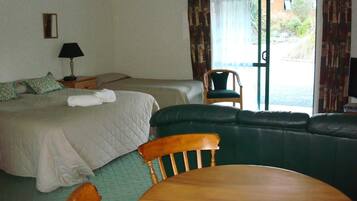 Iron/ironing board, WiFi, bed sheets
