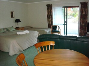 Iron/ironing board, WiFi, bed sheets - Kiwi Park Motels & Holiday Park (Murchison)