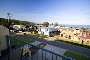 Balcony - Lorne Ocean Sun Apartments (Lorne)