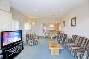 TV, DVD player