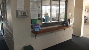 Lobby - Cedar Lodge Motel Townsville (Aitkenvale)