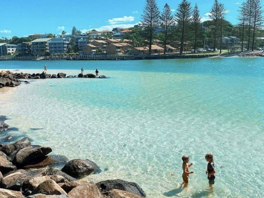 In Strandnähe, weißer Sandstrand