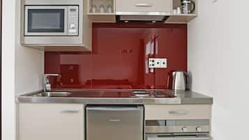 Cookware/dishes/utensils