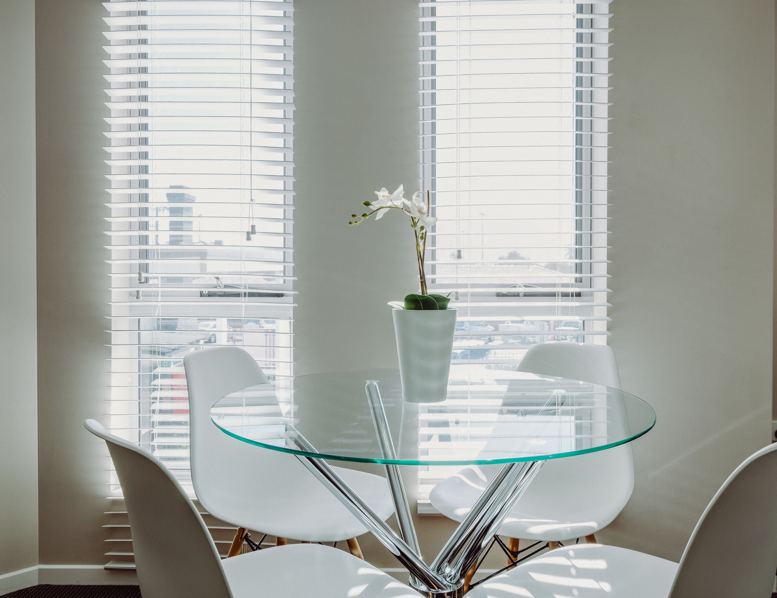 客室ごとに異なるインテリア、アイロン / アイロン台、ベビーベッド (無料)、WiFi (無料)