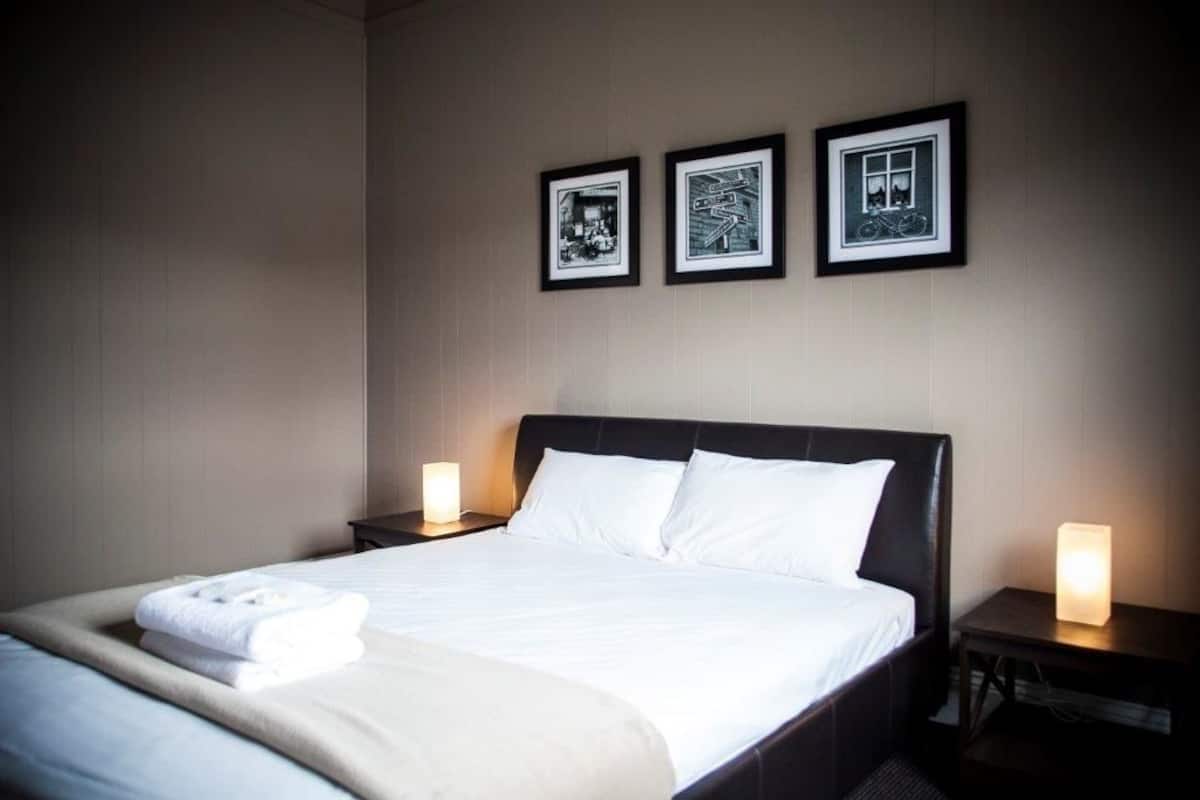 Standard Suite, 1 Bedroom, Non Smoking, Kitchenette | Iron/ironing board, free cots/infant beds, free WiFi
