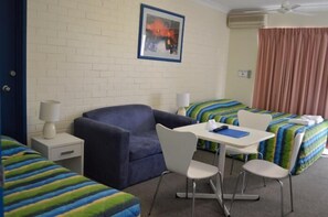 Free WiFi, bed sheets - Tottenham Court Accommodation (Woolloongabba)