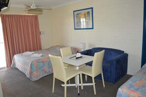 Free WiFi, bed sheets - Tottenham Court Accommodation (Woolloongabba)