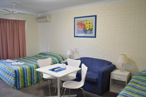 Free WiFi, bed sheets - Tottenham Court Accommodation (Woolloongabba)