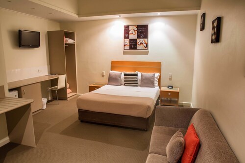 Burkes Hotel Motel