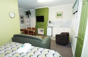 Suíte standard, 1 quarto, para não fumantes, cozinha americana (Standard Weekend) | Roupas de cama premium, cofres nos quartos