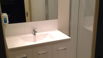 Standard Suite, 1 Bedroom, Non Smoking, Kitchenette (Standard Weekend) | Bathroom