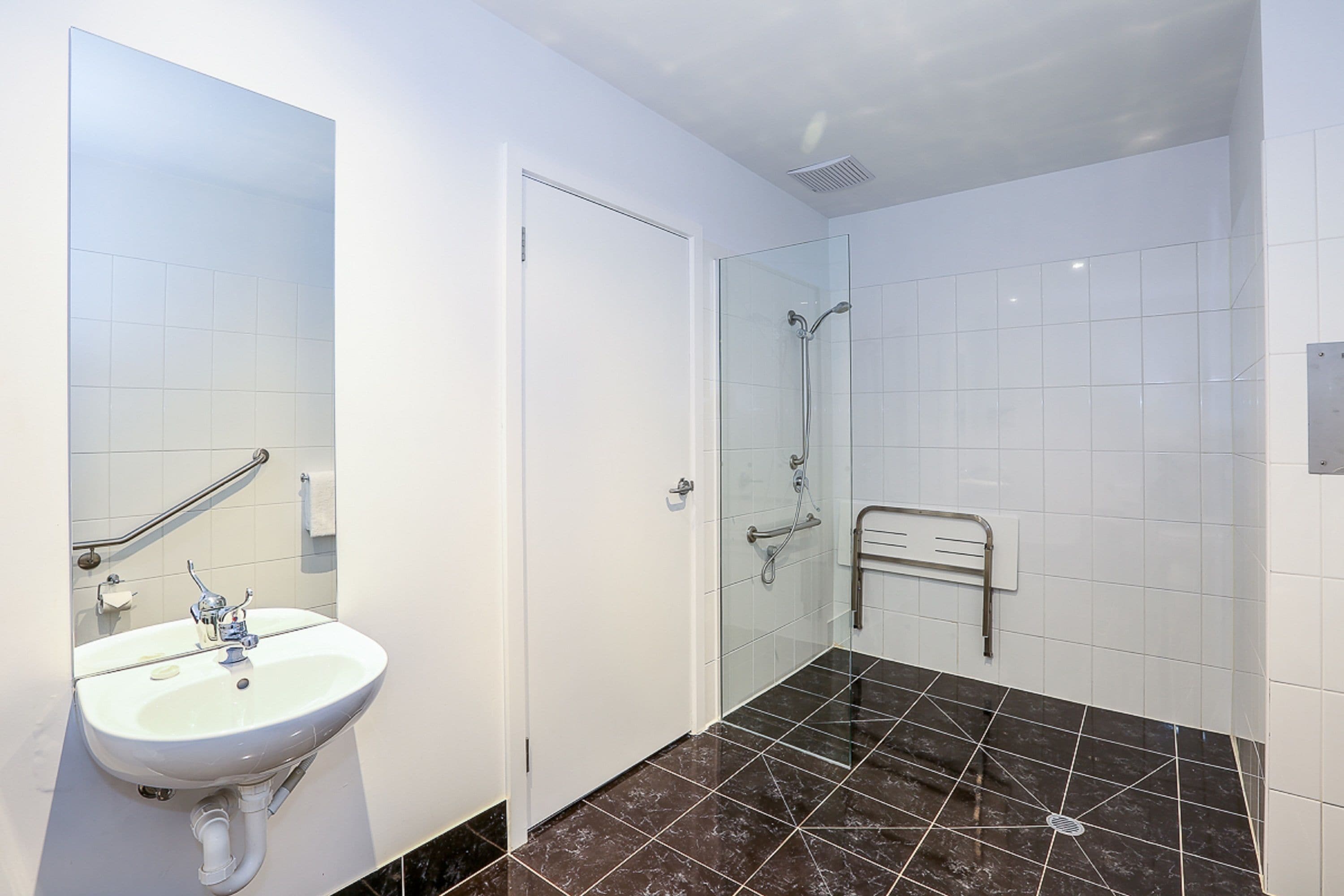 Wastafel kamar mandi
