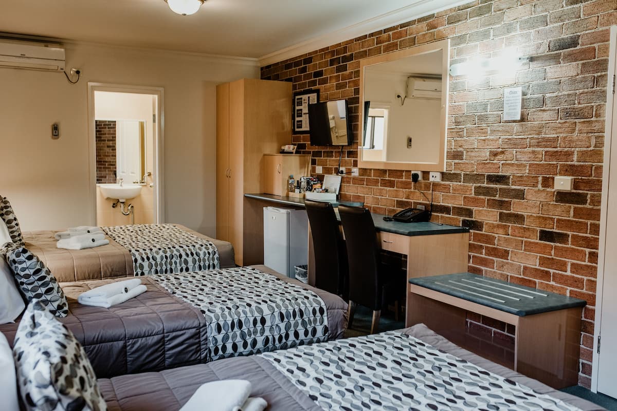 Iron/ironing board, free WiFi, bed sheets