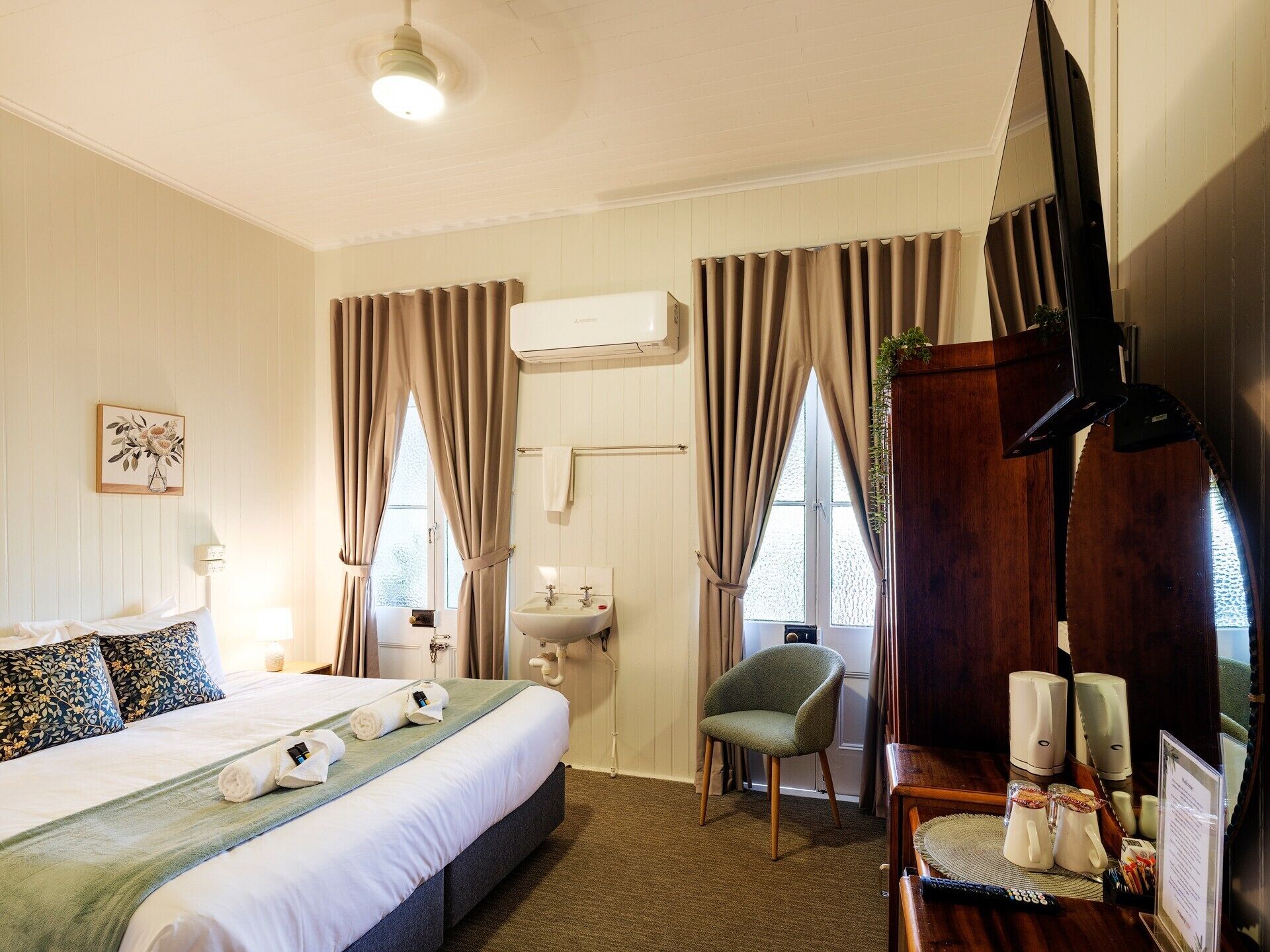 Photo - Maleny Hotel