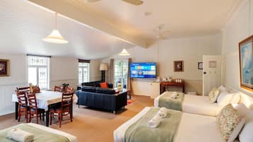 Decoración personalizada, muebles diferentes y wifi gratis