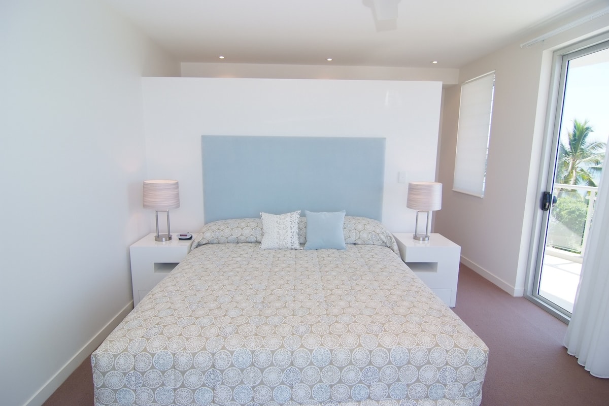 1 bedroom, premium bedding, pillow-top beds, blackout curtains