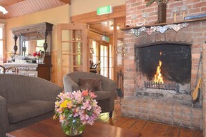 Fireplace - Central Springs Inn (Daylesford)