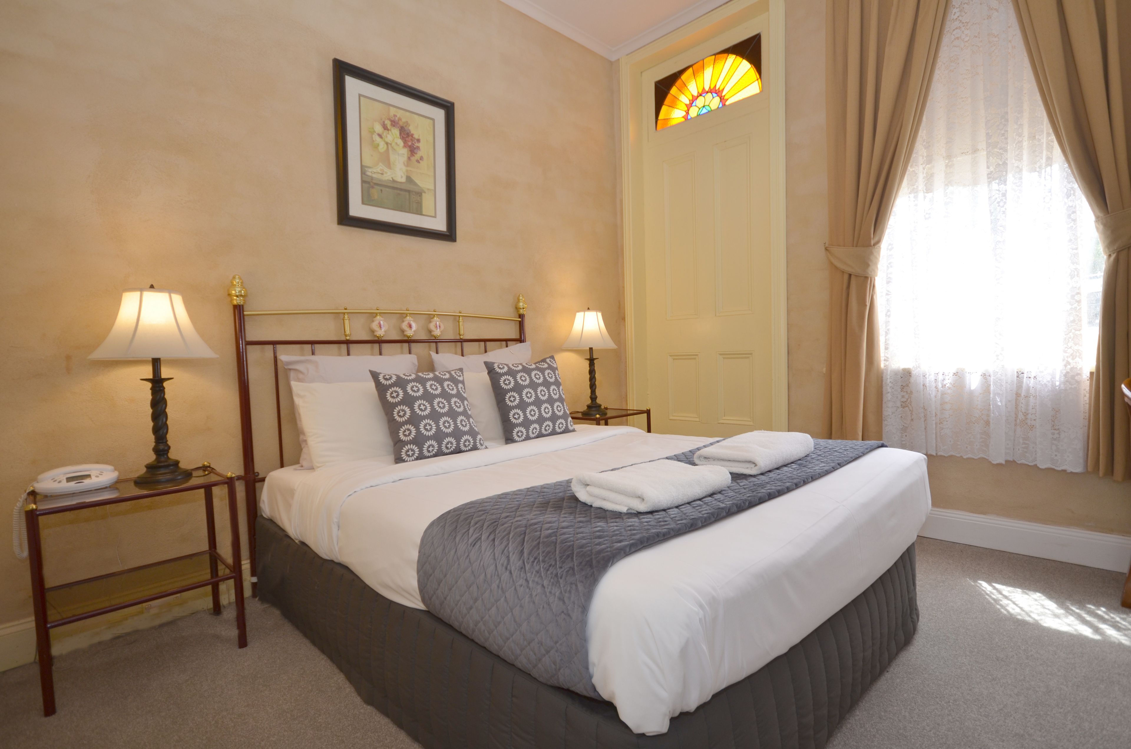 Iron/ironing board, free WiFi, bed sheets