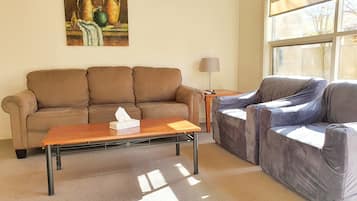Deluxe Family Apartment 9 | Living area