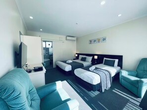 Standard Room, Non Smoking, Shower Over Spa Bath | Desk, soundproofing, iron/ironing board, free WiFi - Legends Motel (Palmerston North)
