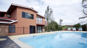 Outdoor pool, sun loungers