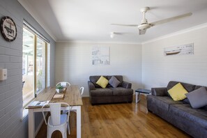 Apartamento standard, 1 quarto, para não fumantes, cozinha | Área de estar | TV de tela plana