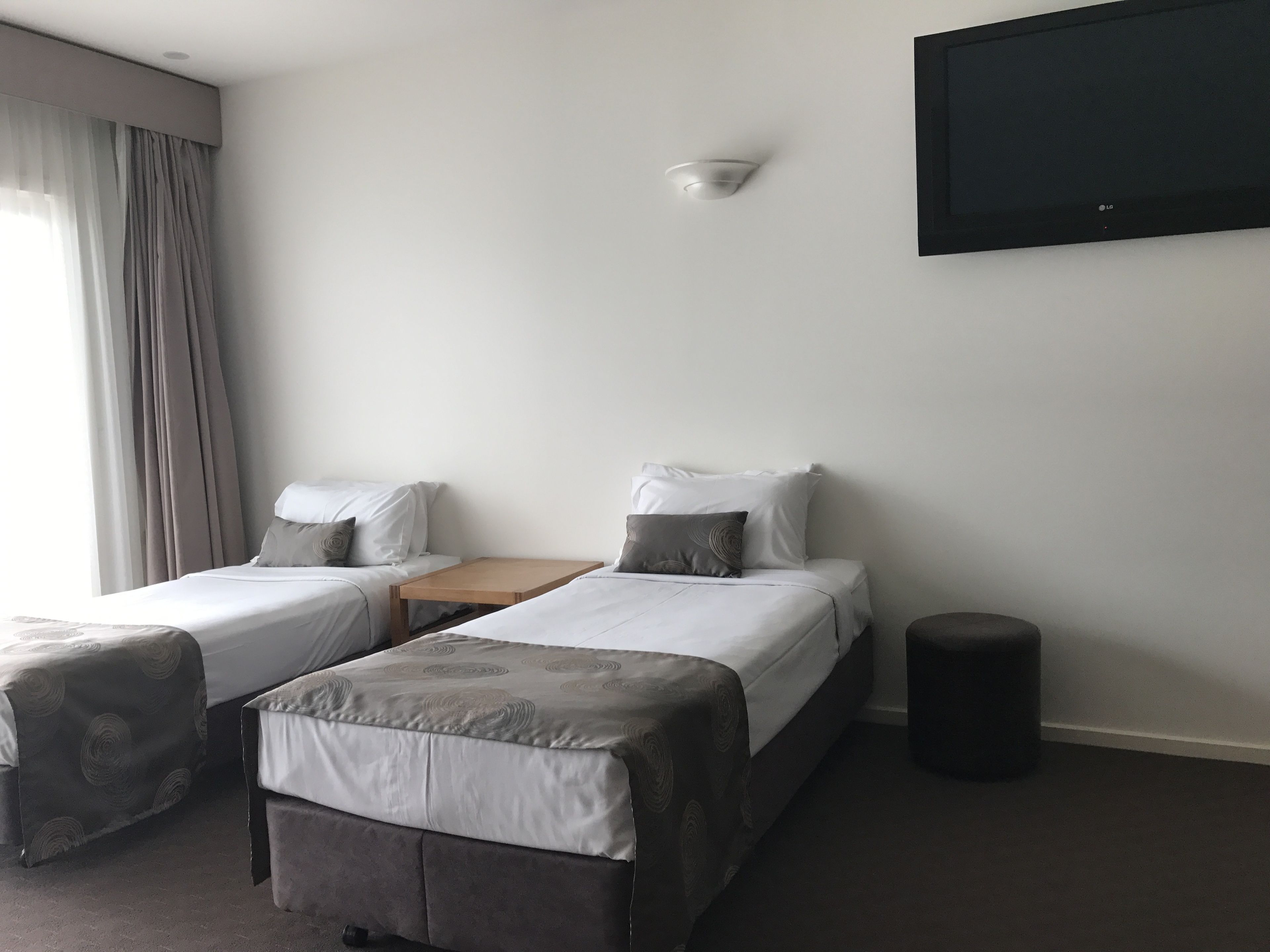 deluxe triple room | 1 bedroom, minibar, in-room safe, iron/ironing board