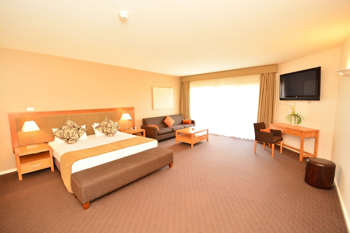 1 bedroom, minibar, in-room safe, iron/ironing board