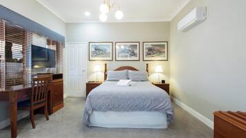 Queen Suite 1 | 1 bedroom, premium bedding, minibar, iron/ironing board