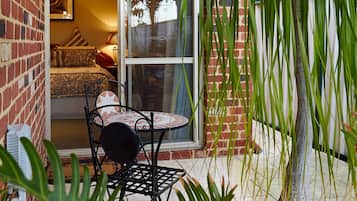 Suite superior, 1 cama de matrimonio grande | Terraza o patio