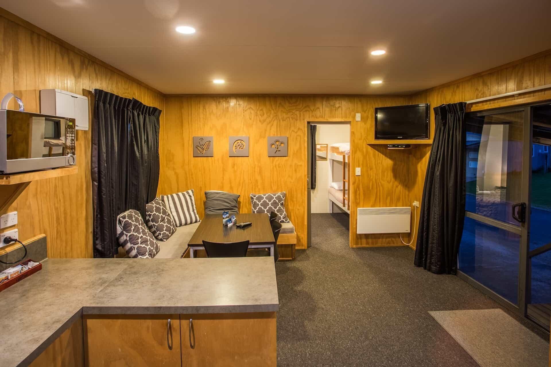 2 Bedroom Self Contained Large | In-room safe, free cribs/infant beds, free WiFi, bed sheets