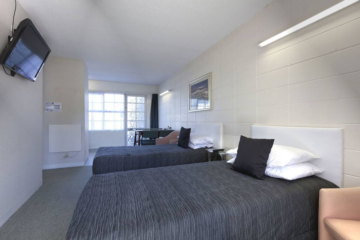 Minibar, in-room safe, individually furnished, desk