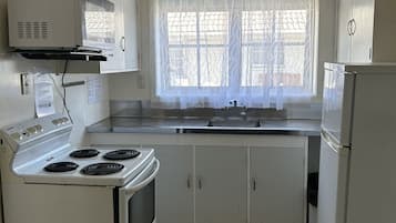Familien-Suite, 2 Schlafzimmer, Nichtraucher, Kochnische (Family Unit) | Eigene Küche | Kühlschrank, Mikrowelle, Wasserkocher, Toaster