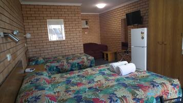 1 bedroom, premium bedding, iron/ironing board, free WiFi