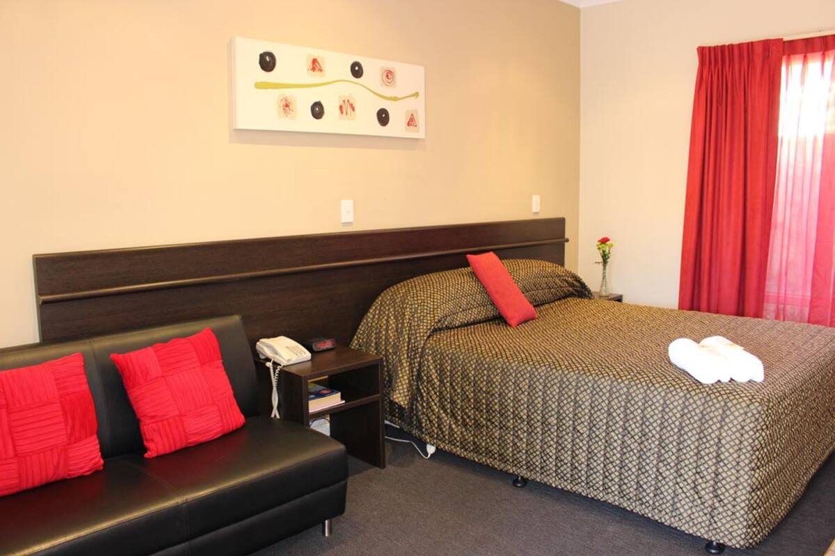 Studio Deluks, Bebas Asap Rokok, dapur | 1 kamar tidur, tirai kedap cahaya, dan setrika/meja setrika