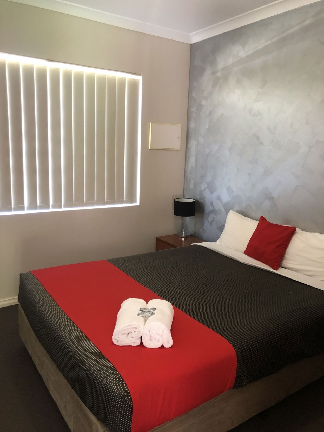 1 間臥室、獨特裝潢、遮光布/窗簾、熨斗/熨衣板