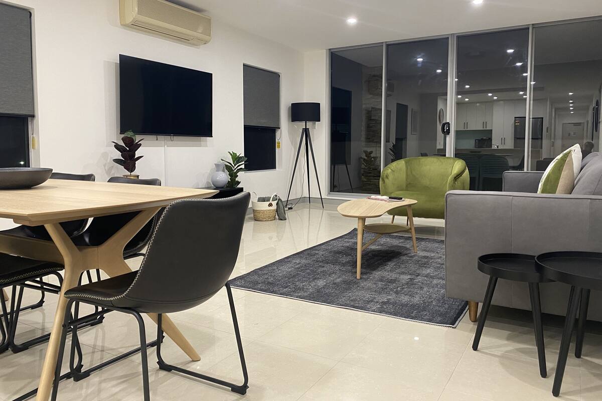 สแตนดาร์ดอพาร์ทเมนท์, 2 ห้องนอน | เครื่องนอนระดับพรีเมียม, ผ้าม่านกันแสง, เตารีด/โต๊ะรีดผ้า, Wi-Fi ฟรี