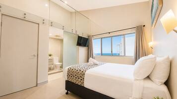 Penthouse, 3 Bedrooms, Sea View | Premium bedding, blackout curtains, iron/ironing board, free WiFi