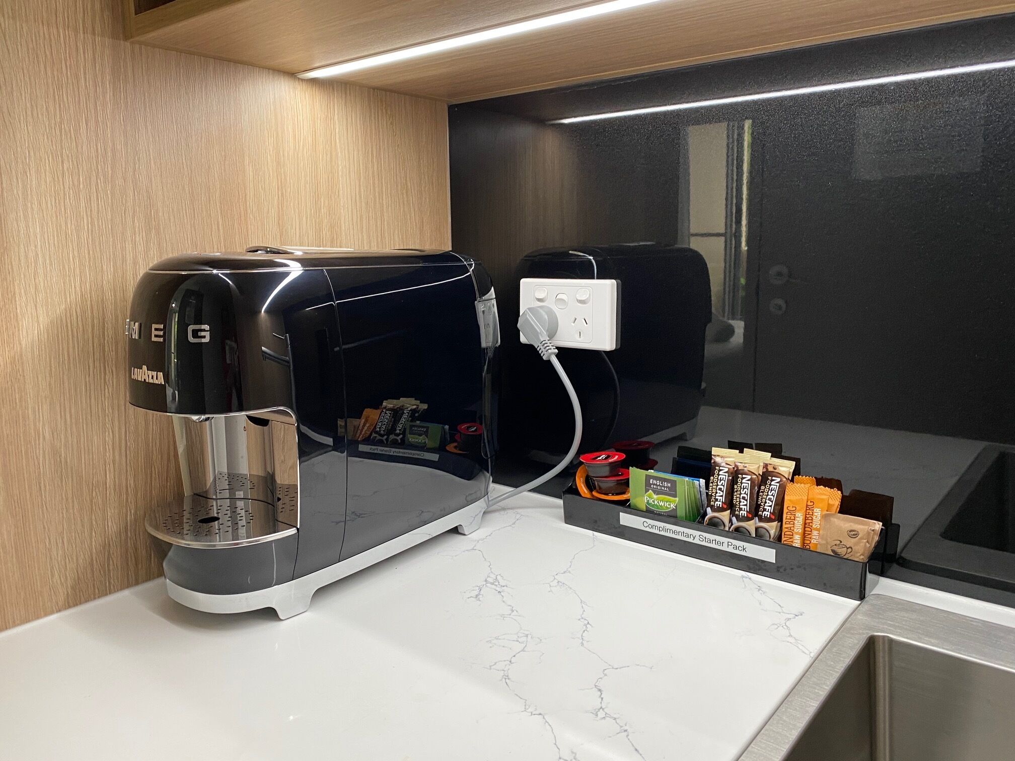 comfort studio, 1 king bed, balcony, city view | 1 bedroom, blackout curtains, iron/ironing board, free wifi