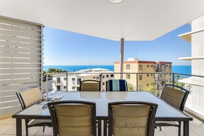 Ocean View 2 Bedroom Apartment | Balcony