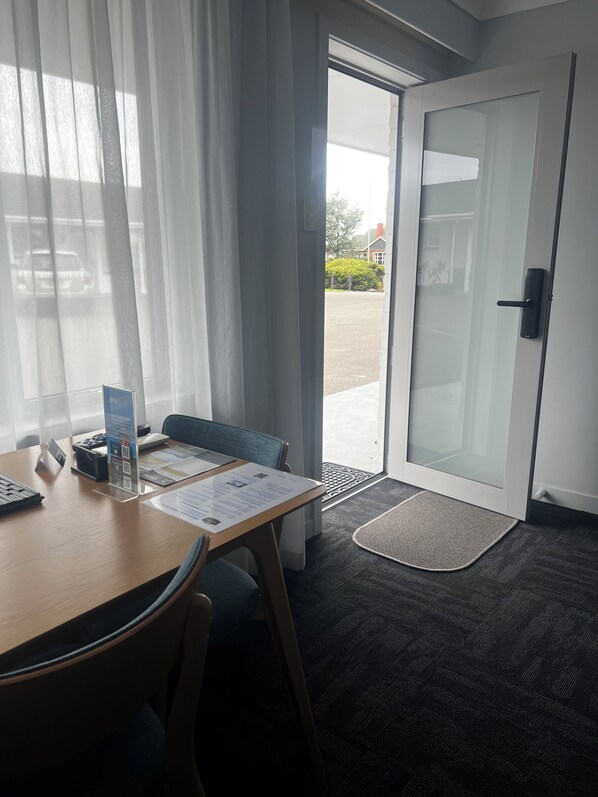 Executive Room | In-room dining