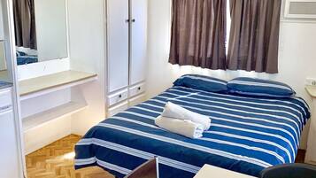 Standard-Suite, 1 Schlafzimmer, Nichtraucher, Gemeinschaftsbad (Standard Cabin) (No Linen provided)