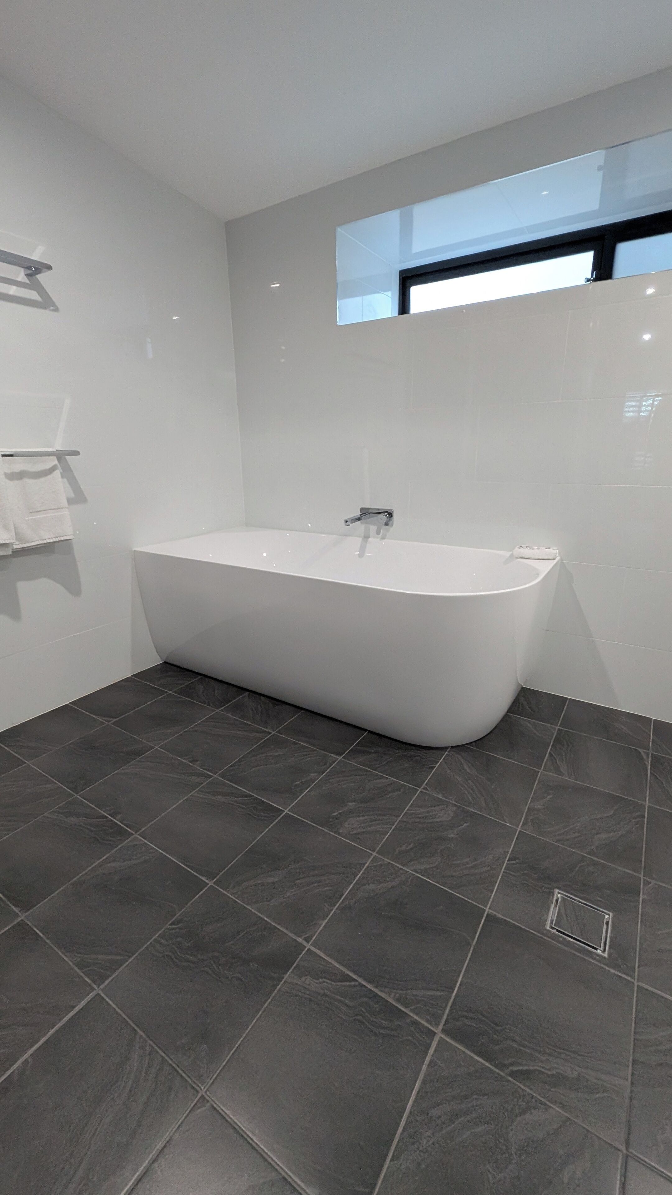 جناح إستديو ديلوكس | مساحة عمل للكمبيوتر المحمول وستائر تعتيم وواي فاي مجانًا وملاءات أسرّة