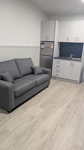 Quarto luxo | Escrivaninha, espaço de trabalho para notebook, cortinas blackout