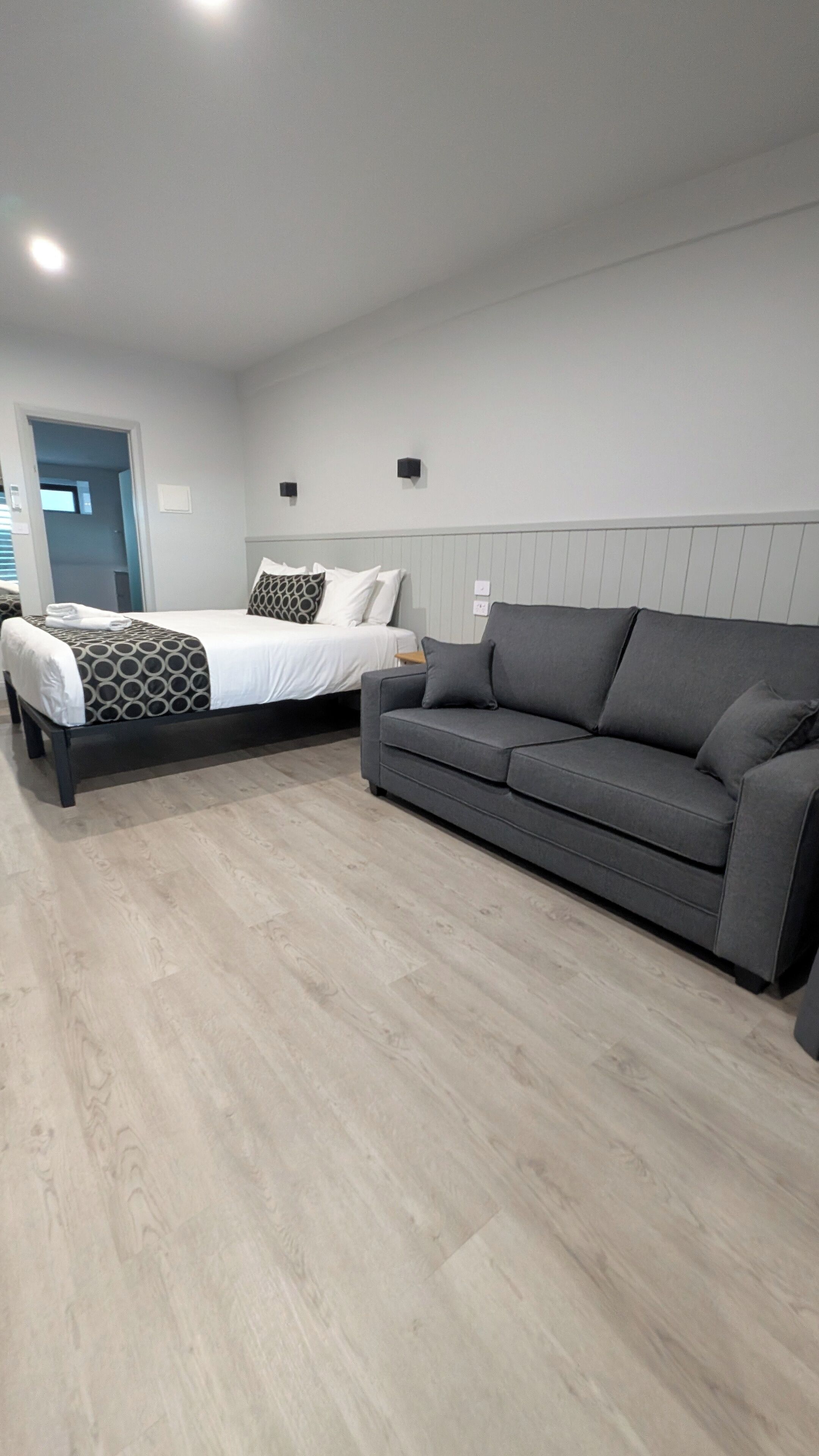 7-Share Room (1 Double, 1 Single and 2 Bunk Beds)