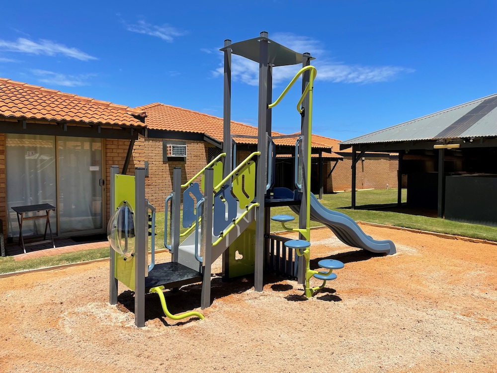 Geraldton's Ocean West Holiday Units by null